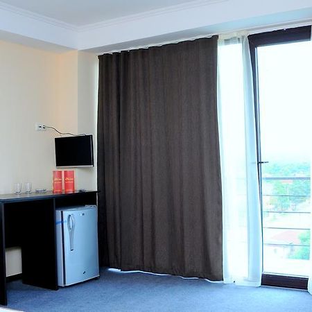 Shine In Kobuleti Hotel Luaran gambar