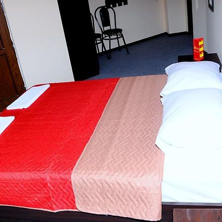Shine In Kobuleti Hotel Luaran gambar