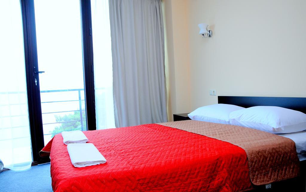 Shine In Kobuleti Hotel Bilik gambar