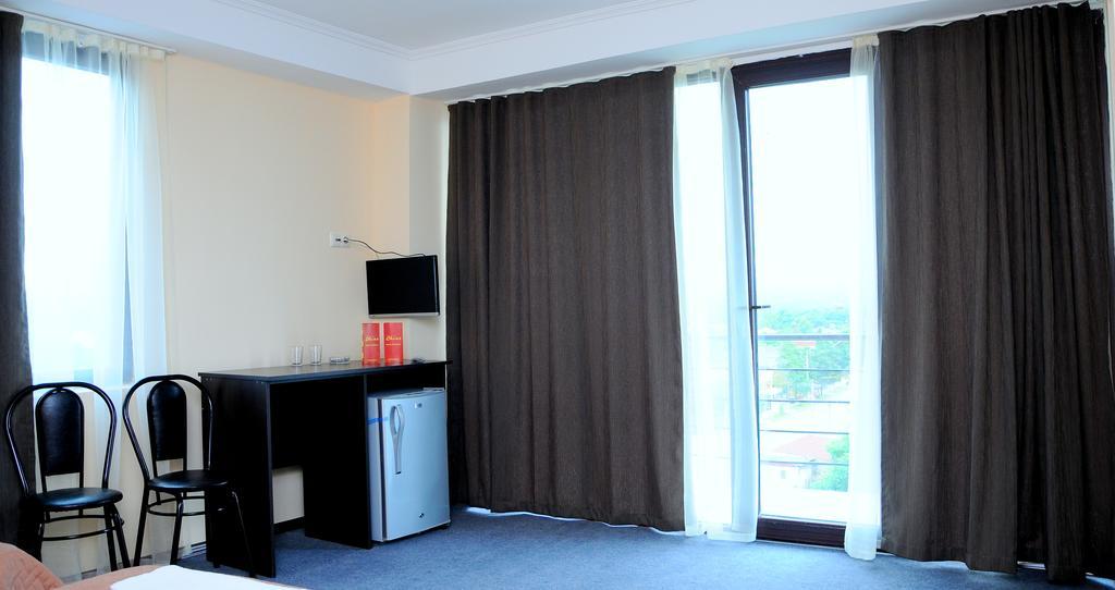 Shine In Kobuleti Hotel Luaran gambar